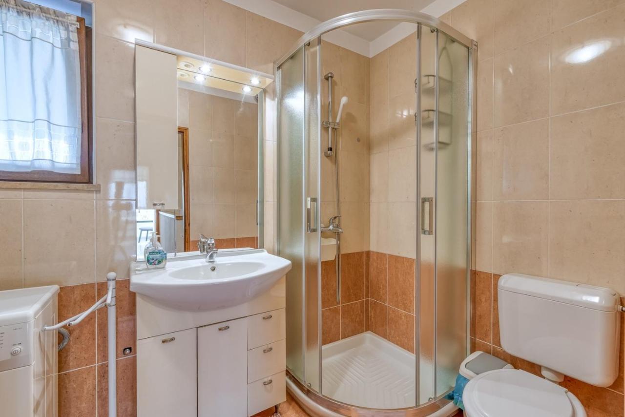 פורץ Apartment Lucijan מראה חיצוני תמונה