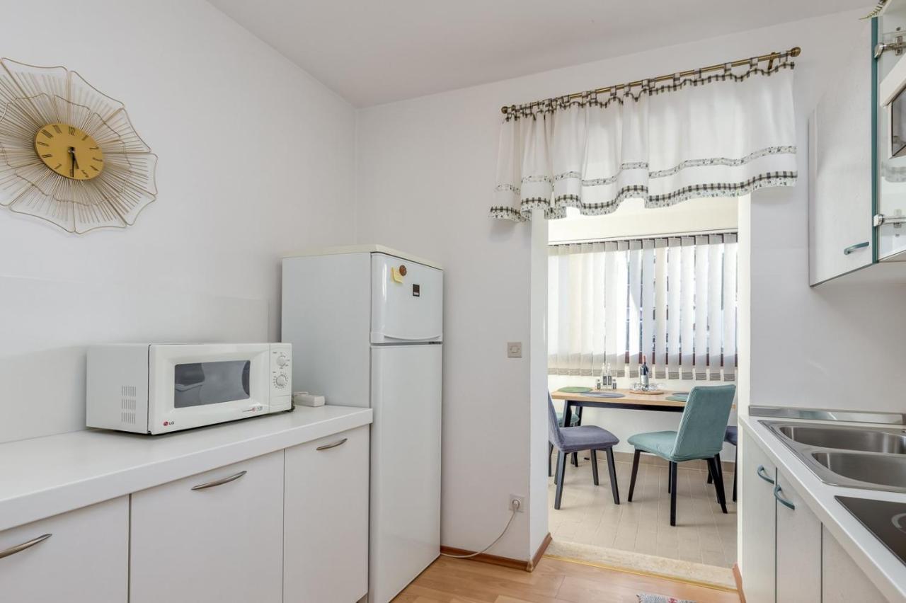 פורץ Apartment Lucijan מראה חיצוני תמונה