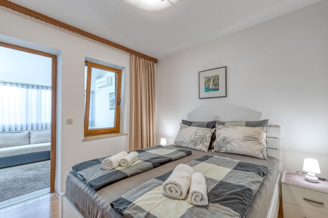 פורץ Apartment Lucijan מראה חיצוני תמונה