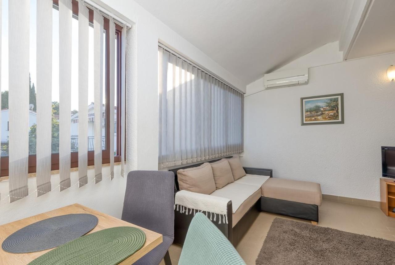 פורץ Apartment Lucijan מראה חיצוני תמונה