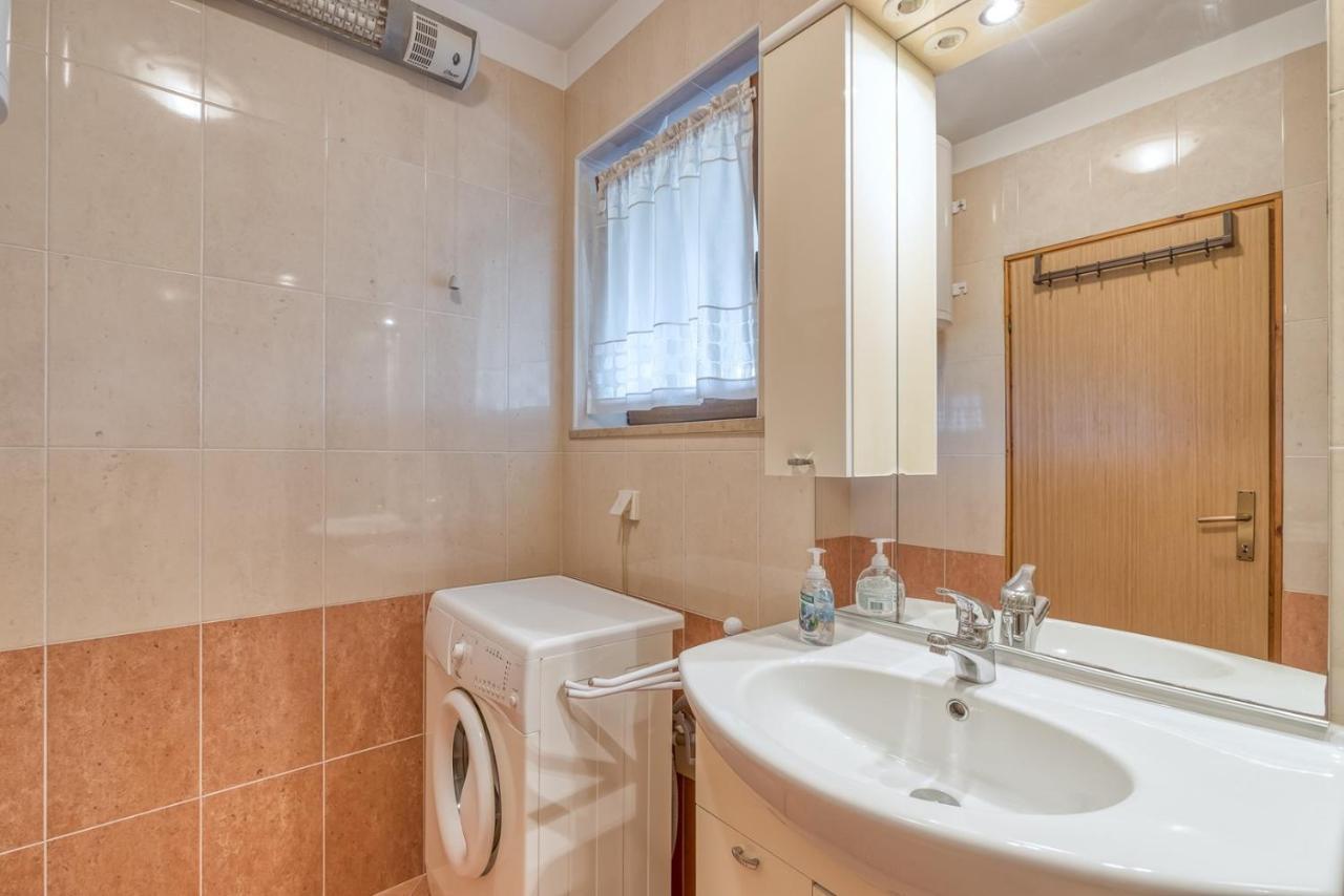 פורץ Apartment Lucijan מראה חיצוני תמונה