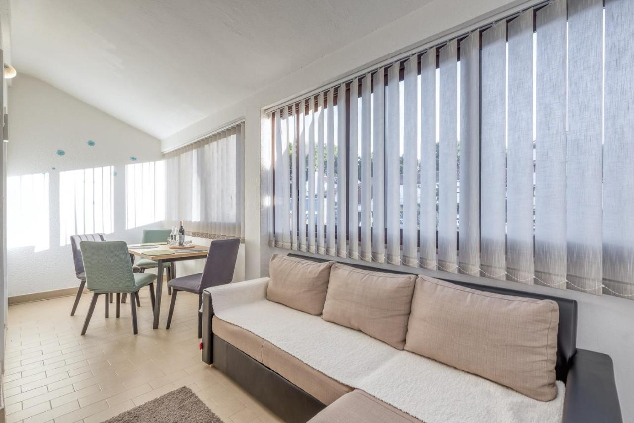 פורץ Apartment Lucijan מראה חיצוני תמונה
