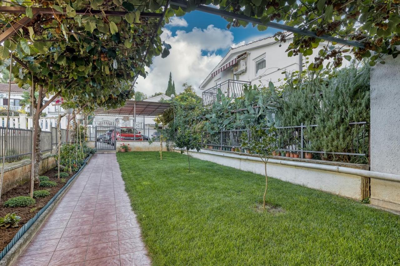 פורץ Apartment Lucijan מראה חיצוני תמונה