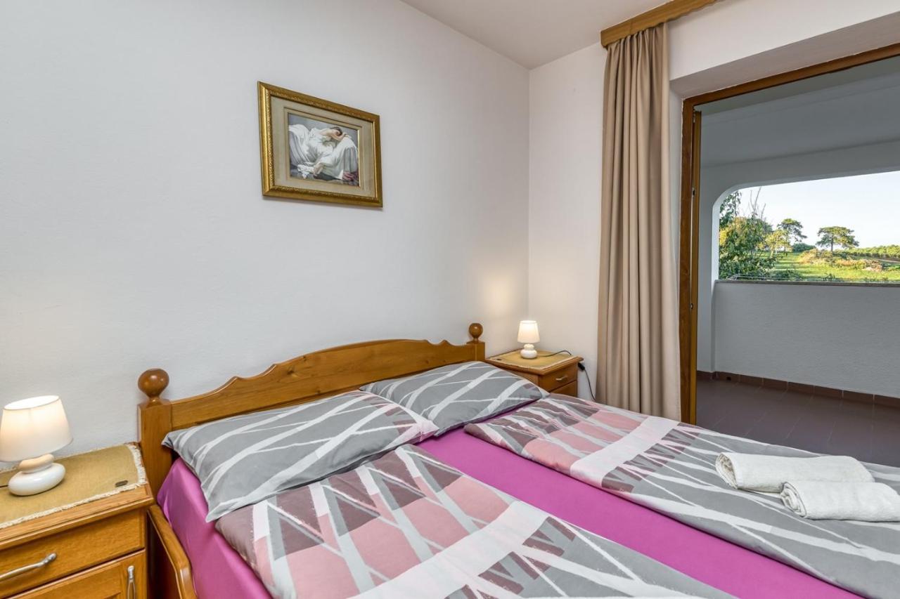 פורץ Apartment Lucijan מראה חיצוני תמונה